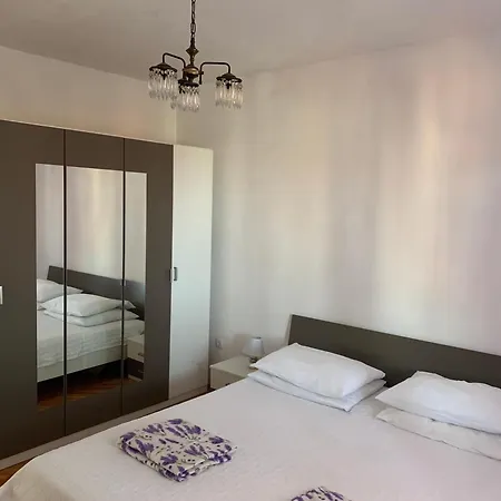 Apartman With Parking Space - 23796 *