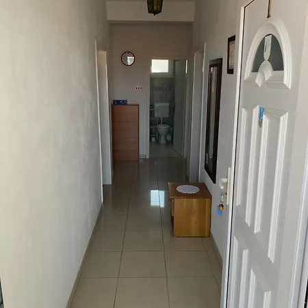 Apartman With Parking Space - 23796 Rogoznica