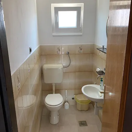 Apartman With Parking Space - 23796 *